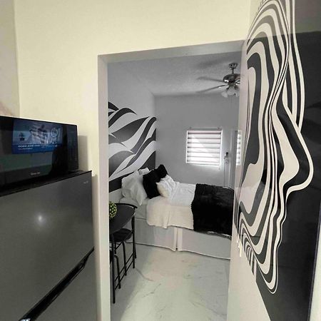 Cozy Studio, Prime Location, Remodeled, 1 Parking 웨스트 팜 비치 외부 사진