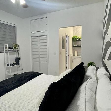 Cozy Studio, Prime Location, Remodeled, 1 Parking 웨스트 팜 비치 외부 사진