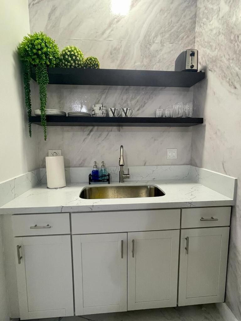 Cozy Studio, Prime Location, Remodeled, 1 Parking 웨스트 팜 비치 외부 사진