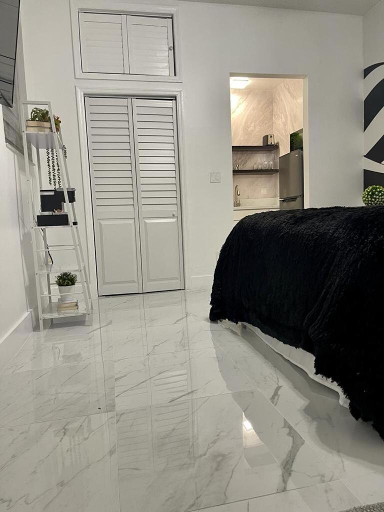 Cozy Studio, Prime Location, Remodeled, 1 Parking 웨스트 팜 비치 외부 사진