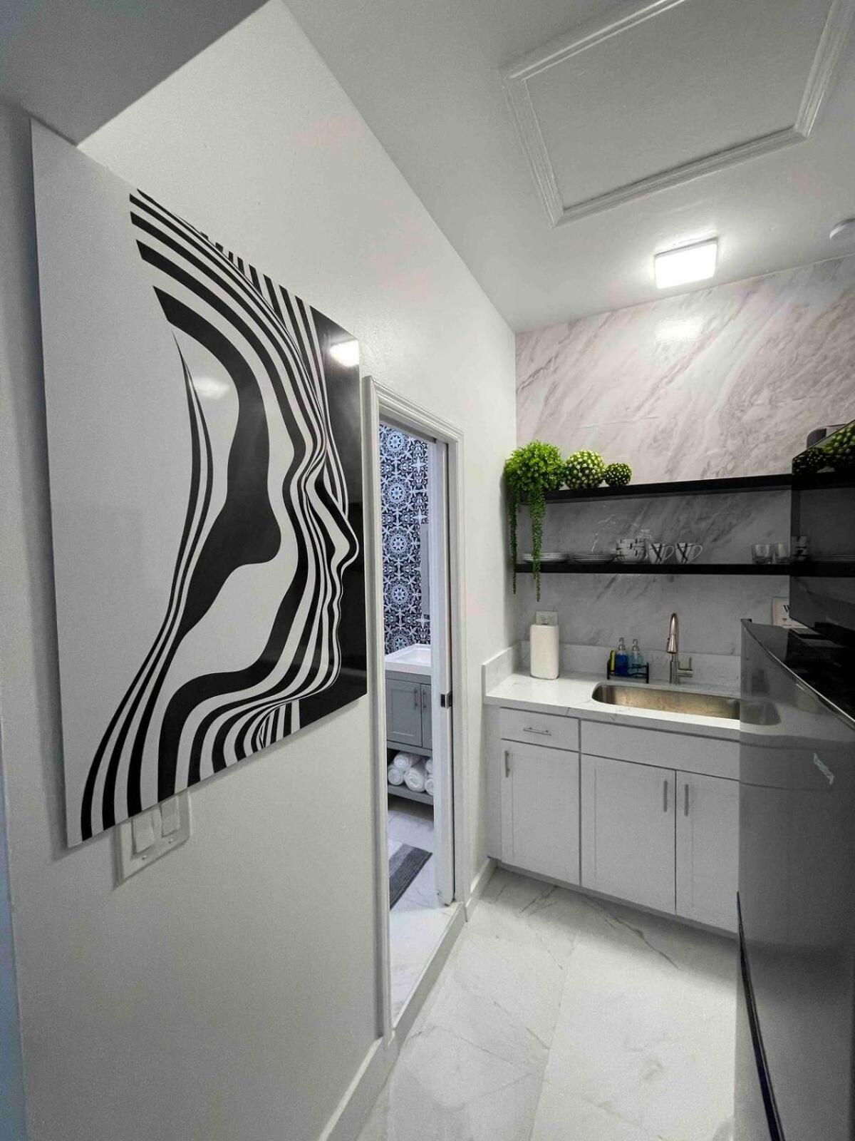 Cozy Studio, Prime Location, Remodeled, 1 Parking 웨스트 팜 비치 외부 사진