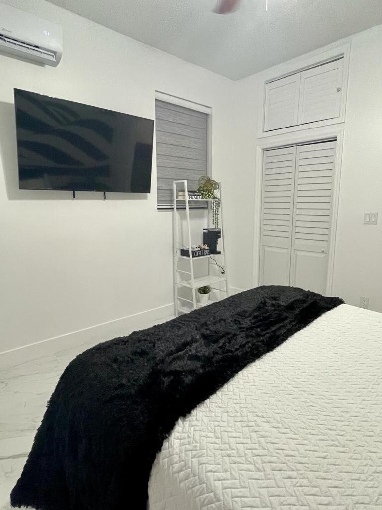 Cozy Studio, Prime Location, Remodeled, 1 Parking 웨스트 팜 비치 외부 사진